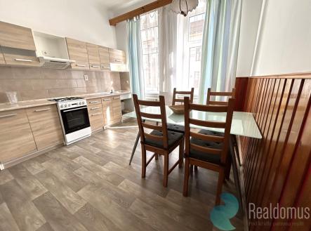 Pronájem bytu, 2+1, 98 m²