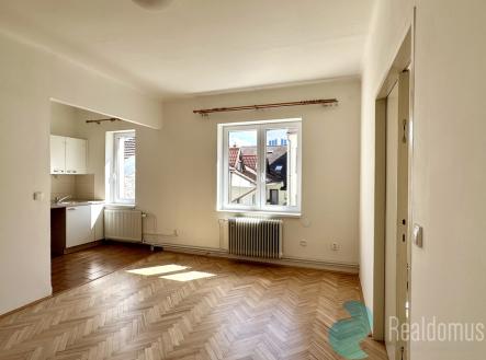 Pronájem bytu, 3+kk, 61 m²