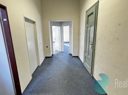 Pronájem kanceláře, 150 m²