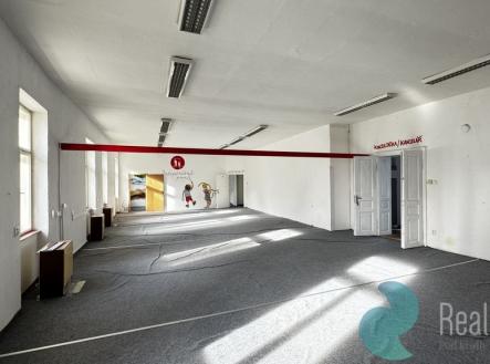 Pronájem kanceláře, 150 m²