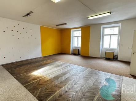 Pronájem kanceláře, 200 m²