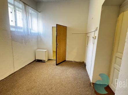 Pronájem kanceláře, 200 m²