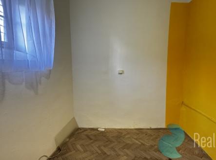 Pronájem kanceláře, 200 m²