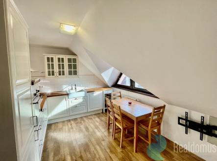 Pronájem bytu, 2+kk, 61 m²