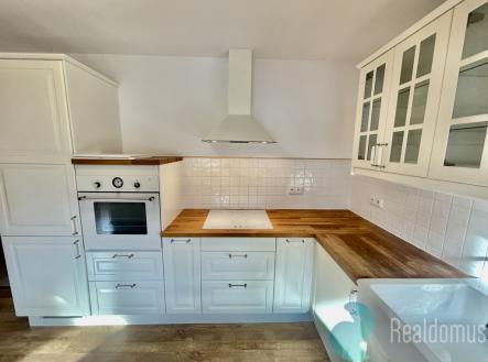 Pronájem bytu, 2+kk, 61 m²