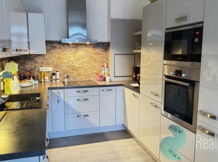 Pronájem bytu, 2+kk, 79 m²