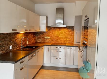 Pronájem bytu, 2+1, 79 m²