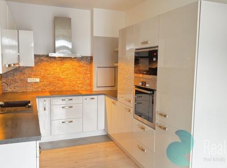 Pronájem bytu, 2+1, 79 m²