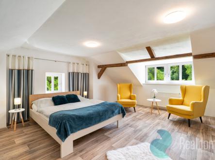 Prodej hotel, 302 m²