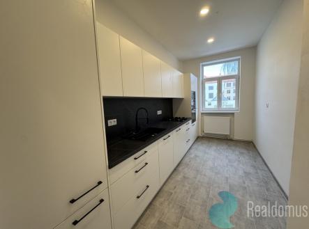 Pronájem bytu, 2+1, 70 m²