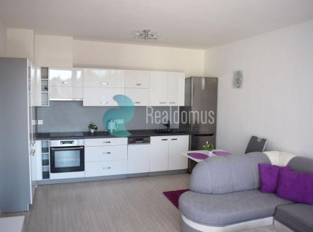 Pronájem bytu, 2+kk, 45 m²