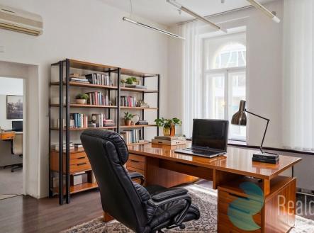 Pronájem kanceláře, 65 m²