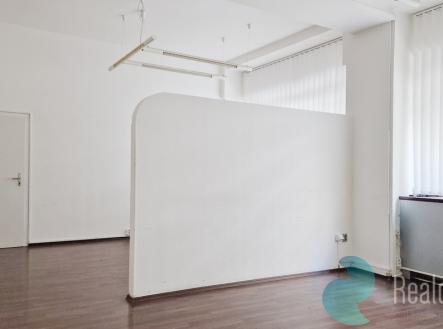 Pronájem kanceláře, 65 m²