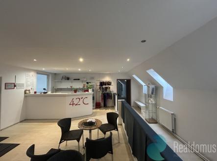 Pronájem jiné, 300 m²