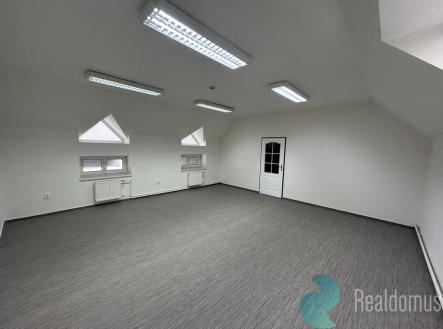 Pronájem kanceláře, 139 m²