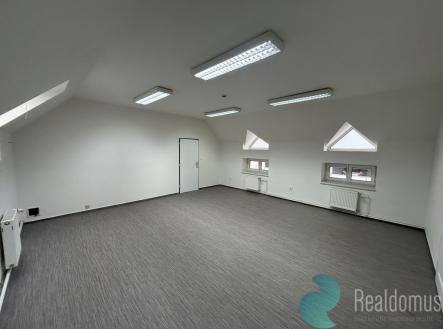 Pronájem kanceláře, 139 m²