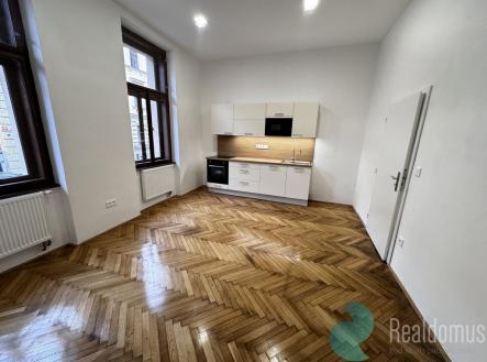 Pronájem bytu, 3+kk, 76 m²