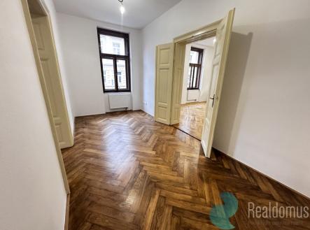 Pronájem bytu, 3+kk, 76 m²