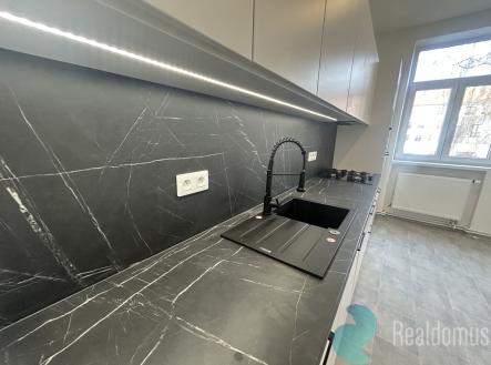 Pronájem bytu, 2+1, 70 m²