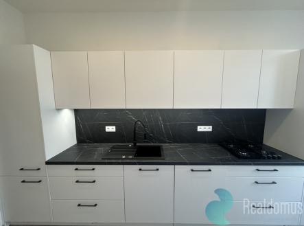 Pronájem bytu, 2+1, 70 m²