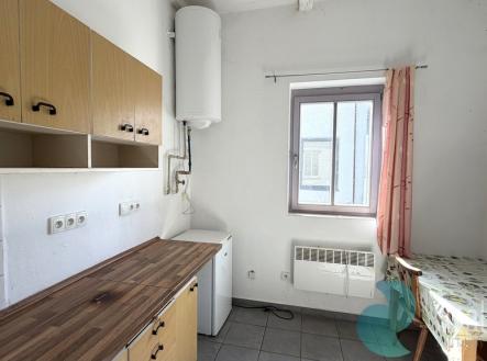 Pronájem jiné, 100 m²