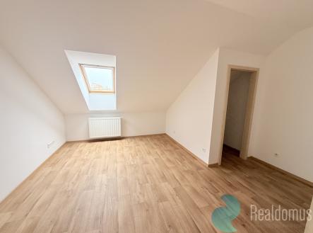 Pronájem bytu, 2+kk, 43 m²