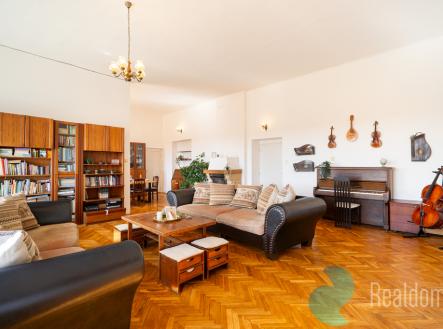 Prodej nájemního domu, 330 m²