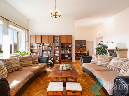 Prodej nájemního domu, 330 m²