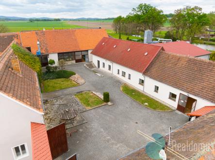 Prodej výrobní prostory, 1 075 m²