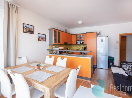 Pronájem bytu, 3+kk, 71 m²