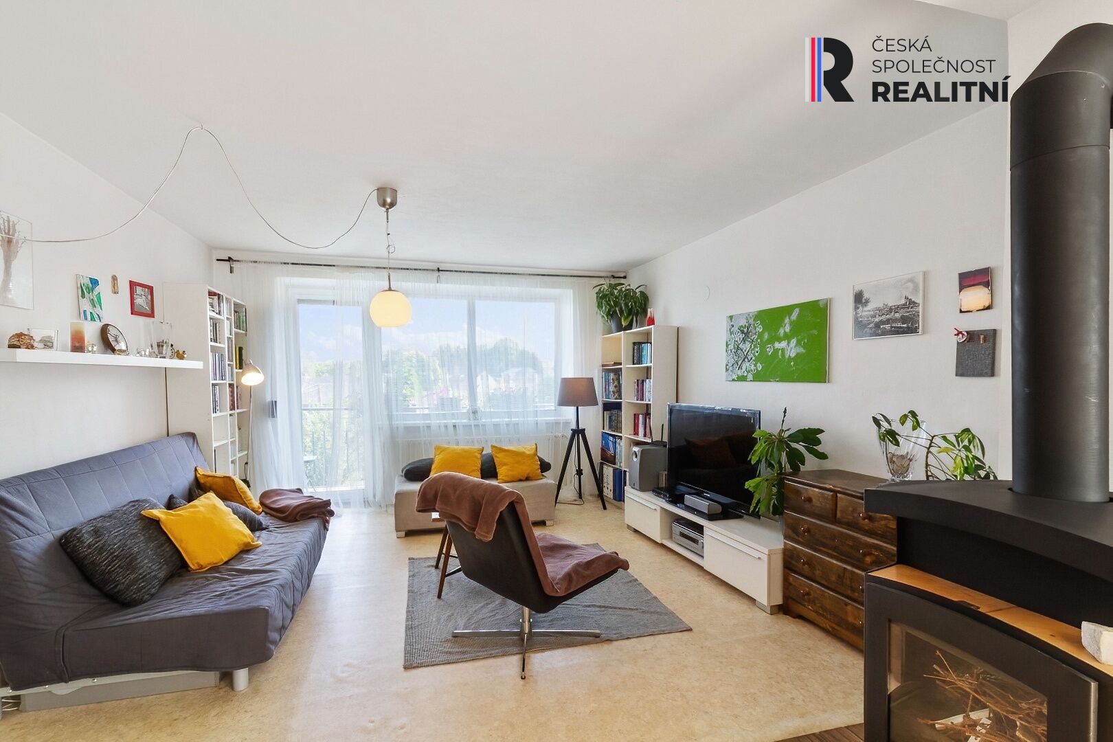 Rodinný dům 2x 4+1 s velkou dvojgaráží a velkým pozemkem