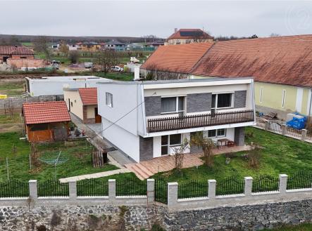 Prodej - dům/vila, 146 m²