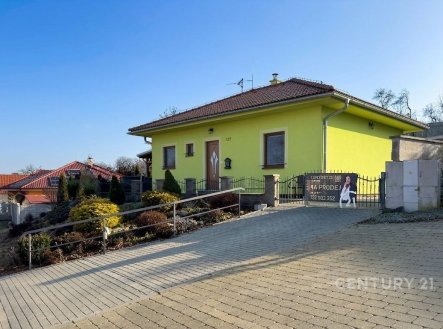 Prodej RD 3+kk 64 m² se zahradou a sklepem, Borotice