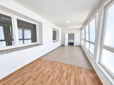 Pronájem jiné komerční nemovitosti, 140 m²
