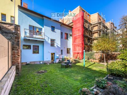 Prodej nájemního domu, 330 m²