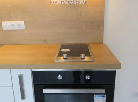 Pronájem bytu, 1+kk, 33 m²