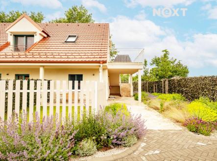 Pronájem bytu, 3+kk, 64 m²