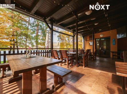 Prodej komerčního objektu, jiný, 1 697 m²