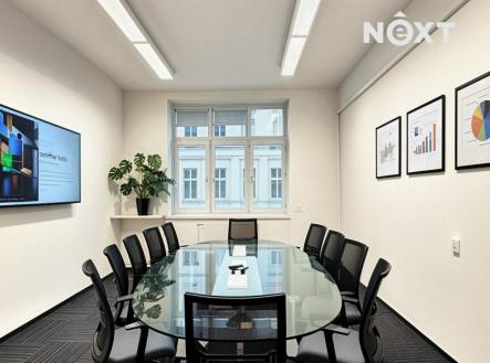 Pronájem kanceláře, 194 m²