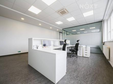 Prodej komerčního objektu, administrativní budova, 2 287 m²