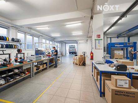 Prodej komerčního objektu, administrativní budova, 2 287 m²