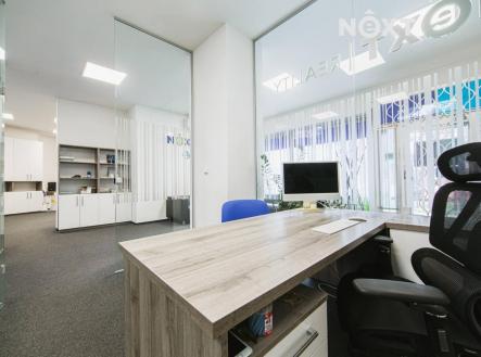 Pronájem kanceláře, 90 m²