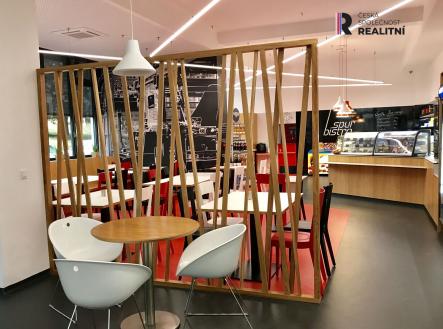 Pronájem kanceláře, 550 m²