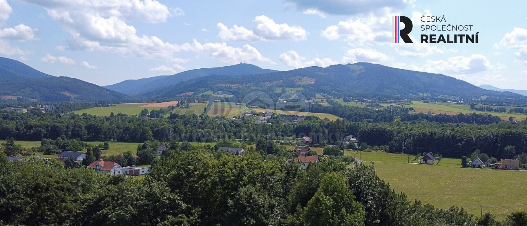 Prodej stavebních pozemků ve Vyšních Lhotách, 3 344 m2 (možnost plus 1 878 m2)