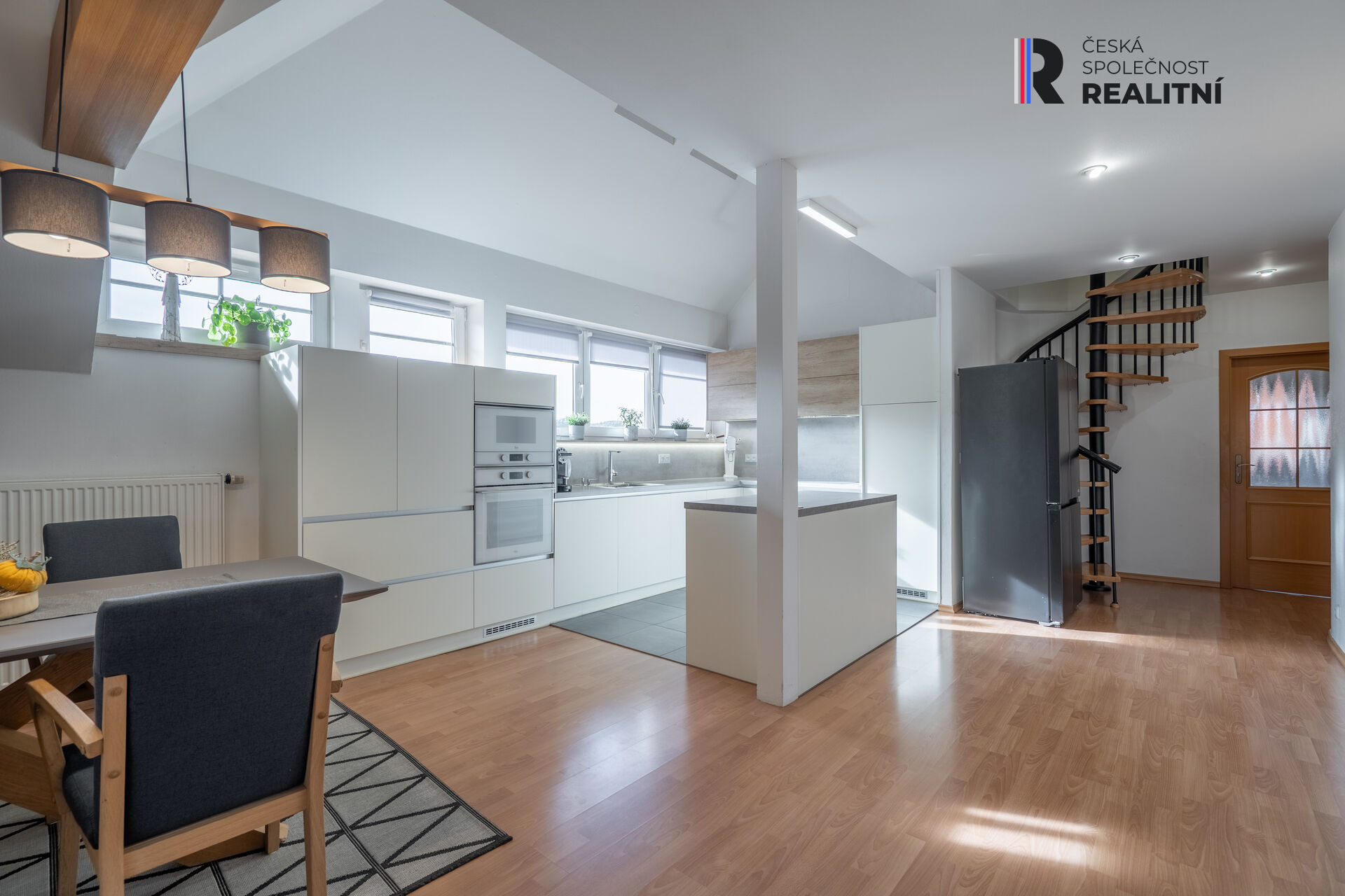 Nadstandardní byt 4+kk s galerií a terasou – Luhačovice, Masarykova ul.