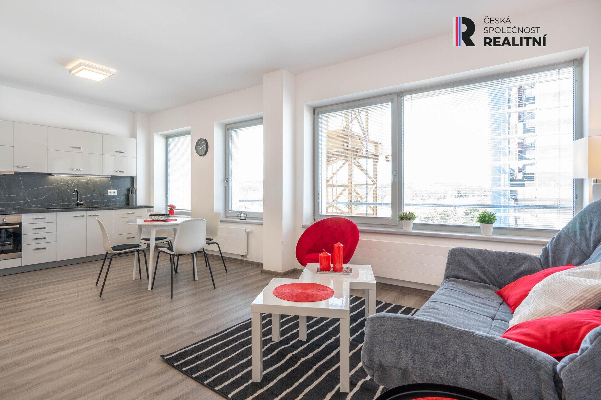 Pronájem velkého bytu 1kk v novostavbě BD, Zlín centrum, Lorencova ul.