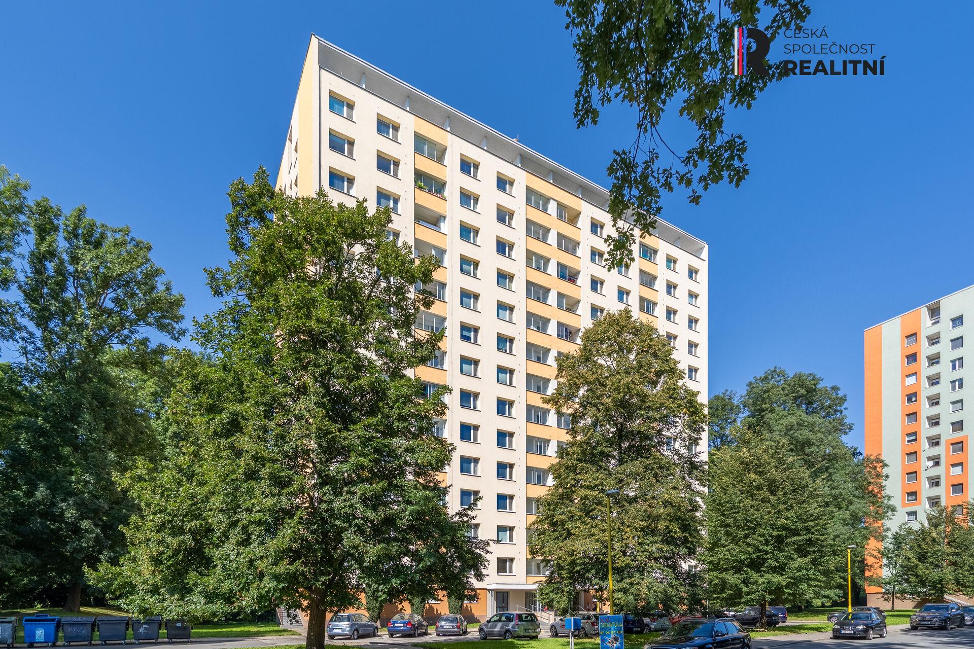 Prodej bytu 3+1 se samostatnou kuchyní a dvěma sklepy na patře - Otrokovice - Štěrkoviště