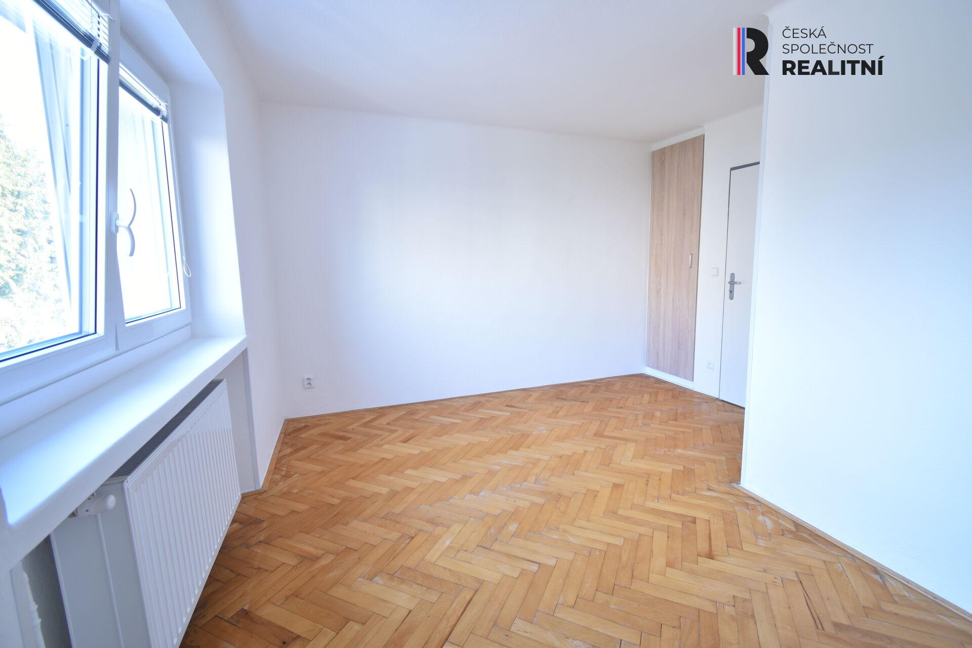 Pronájem  bytu 3+1, 77 m2 + balkon, Zlín