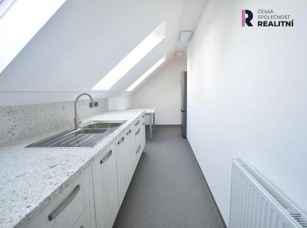 Pronájem bytu, 3+1, 77 m²