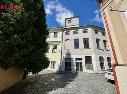 Prodej - historický objekt, 902 m²